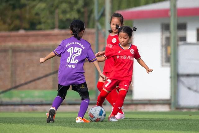 欧联杯-吉鲁普利希奇赖因德斯破门 AC米兰4-2胜