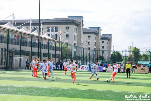 詹姆斯连续三场三双破纪录 湖人力克灰熊3连胜